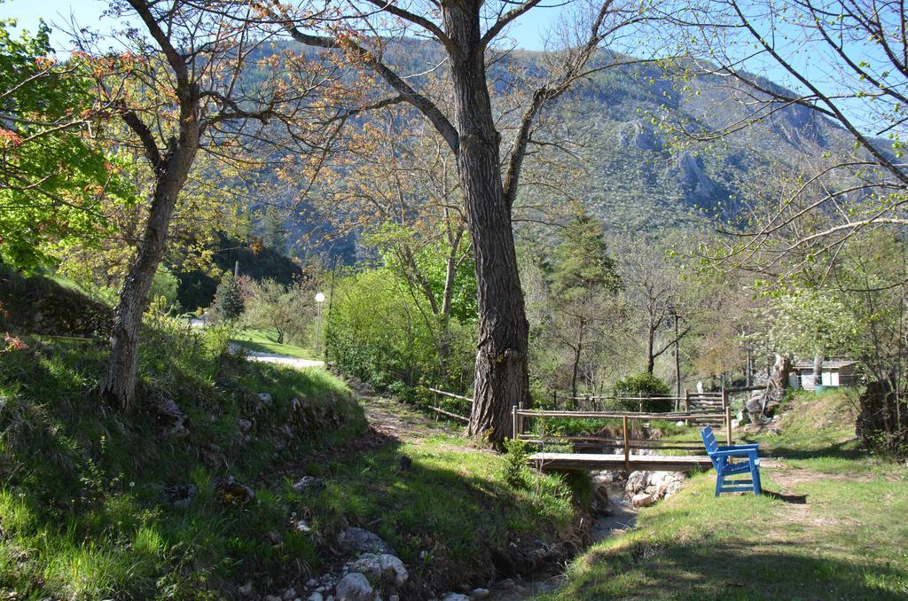 Camping Calme Et Nature Кастеллан Экстерьер фото